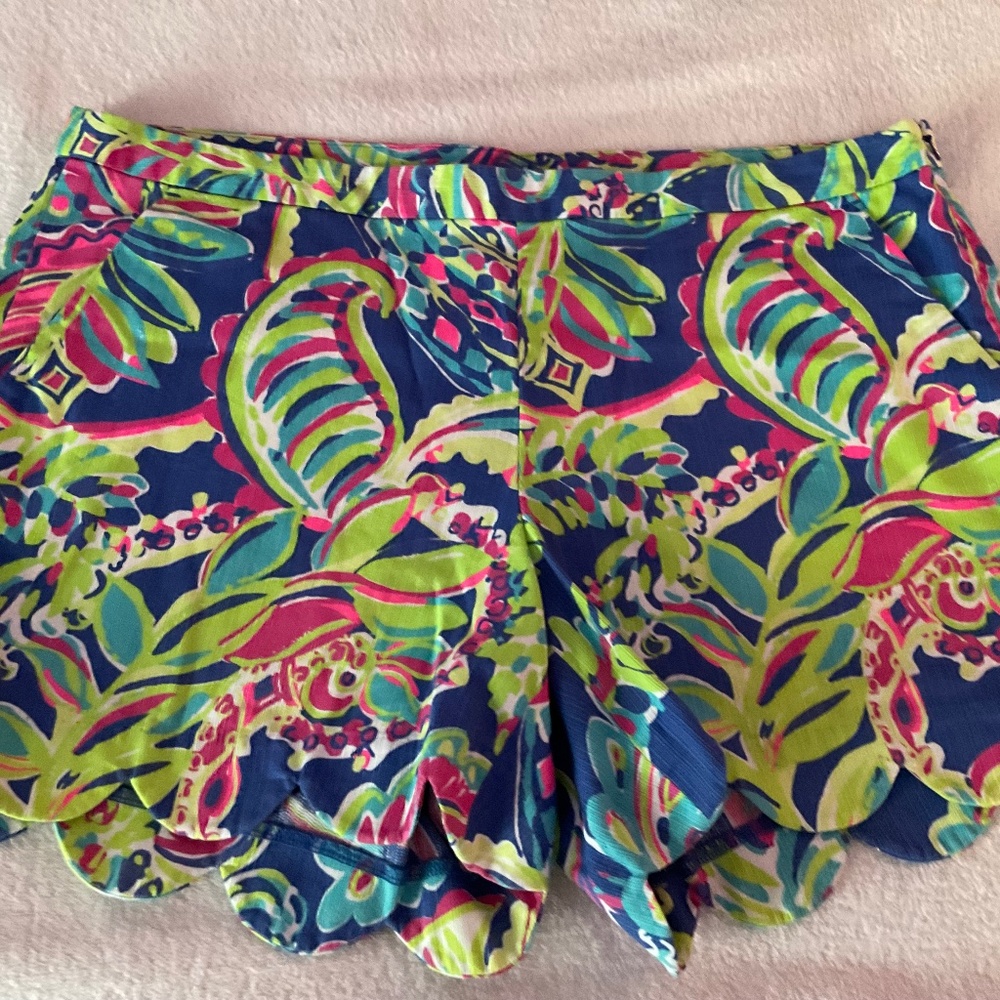 Lilly Pulitzer Blue Pink Green Design Women’s Scalloped Shorts Size 12 Large New